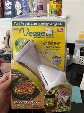 Spiral Vegetable Cutter - White